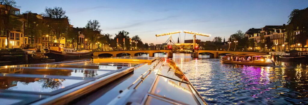 Unieke congreslocatie Amsterdam - rondvaartboot